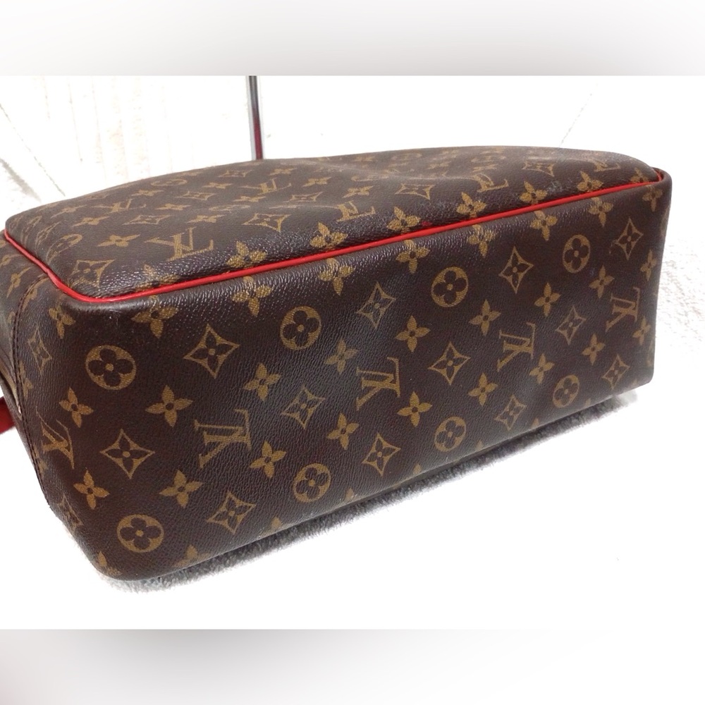 Louis Vuitton Bag - Picture 13 of 16